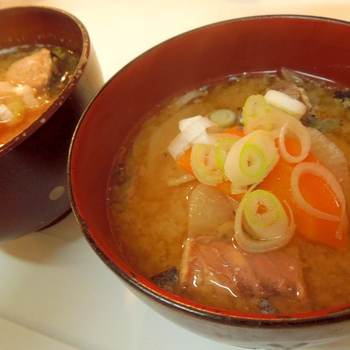 サバ水煮缶で☆簡単あら汁